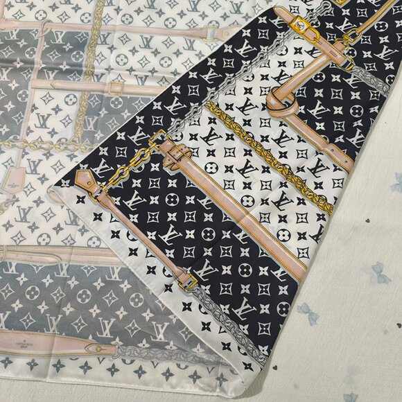 LV Classic Monogram Equestrian Scarf - Picture 5 of 5